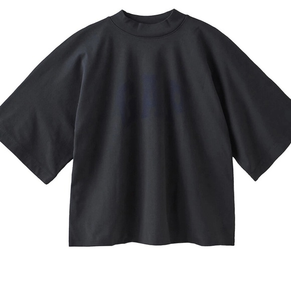 Yeezy Other - YZY GAP 78 CROP DOVE N258 BLACK
( OVERSIZED )